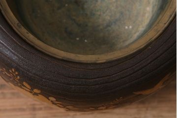 アンティーク雑貨　大正昭和初期　桐材　蒔絵・螺鈿　花鳥図が目を引く刳り貫き火鉢(木製火鉢、手あぶり)(R-041697)