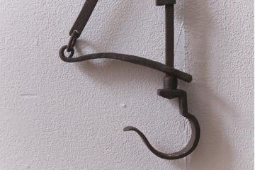 アンティーク雑貨　明治大正期　年月を重ねた風合いが味わい深い自在鉤(じざいかぎ)(R-041701)