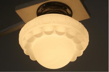 レトロ照明　昭和初期　丸みのあるフォルムが可愛らしいペンダントライト(天井照明、吊り下げ照明)(R-041707)