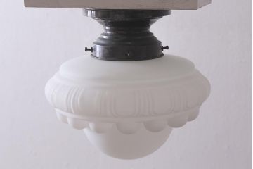 レトロ照明　昭和初期　丸みのあるフォルムが可愛らしいペンダントライト(天井照明、吊り下げ照明)(R-041707)