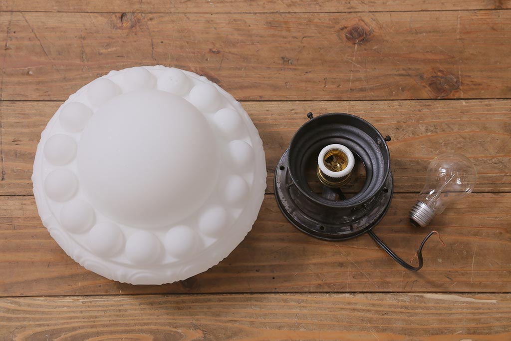 レトロ照明　昭和初期　丸みのあるフォルムが可愛らしいペンダントライト(天井照明、吊り下げ照明)(R-041707)