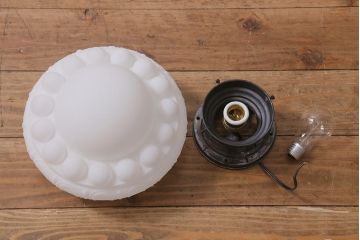 レトロ照明　昭和初期　丸みのあるフォルムが可愛らしいペンダントライト(天井照明、吊り下げ照明)(R-041707)