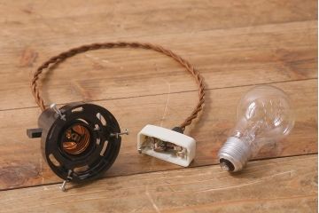 レトロ照明　戦前　昭和レトロ　昔なつかしい平笠シェードのペンダントライト(天井照明、吊り下げ照明)(R-041709)