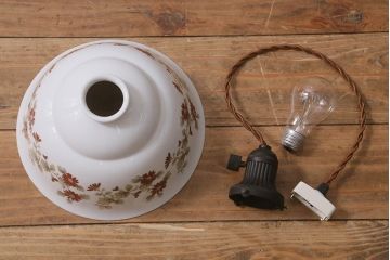 アンティーク照明　オールドノリタケ・則武(日陶)　小菊　落ち着いた色味の小花が目を引く電笠(天井照明、シェード)(R-041710)