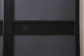 アンティーク建具　明治期　ペイント　ツバメの透かし入り板戸2枚セット(帯戸、引き戸)(R-041715)