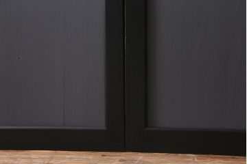 アンティーク建具　明治期　ペイント　ツバメの透かし入り板戸2枚セット(帯戸、引き戸)(R-041715)