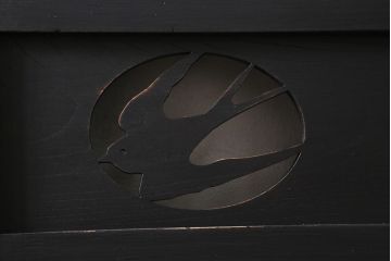 アンティーク建具　明治期　ペイント　ツバメの透かし入り板戸2枚セット(帯戸、引き戸)(R-041715)