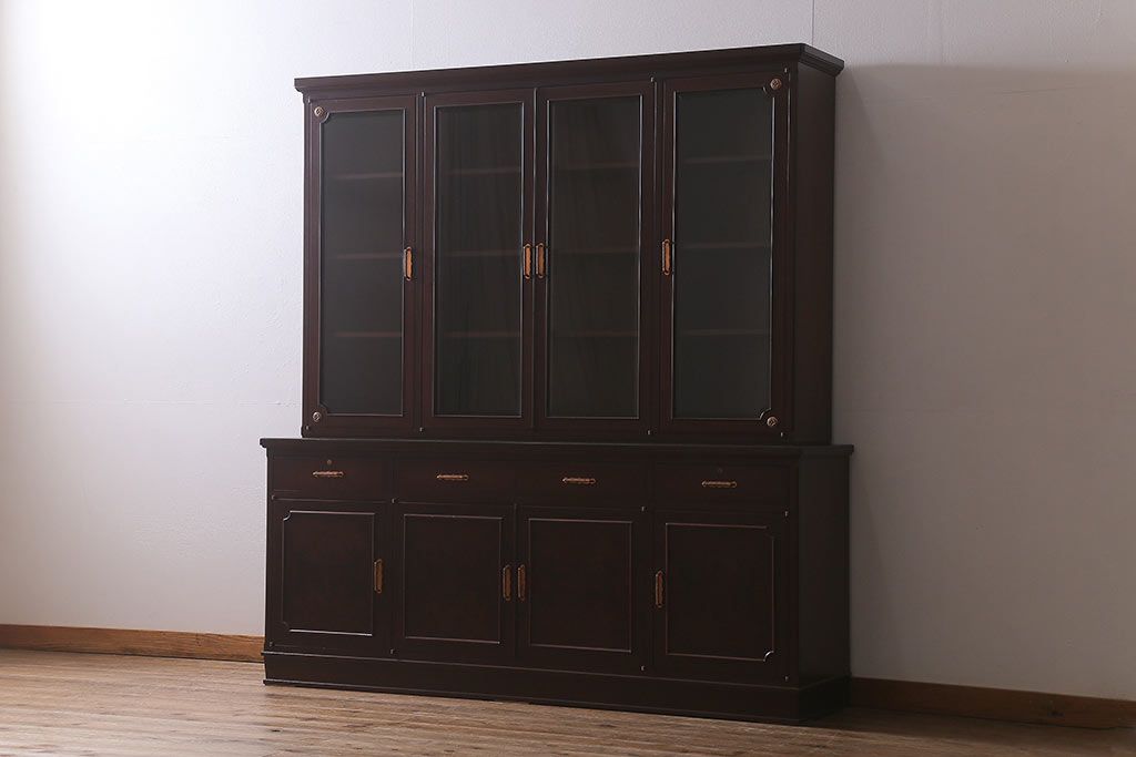 中古　神戸元町欧風家具　メープル不二屋　気品漂う佇まいが魅力的な食器棚(収納棚、カップボード、飾り棚)(定価約100万円)(R-041720)