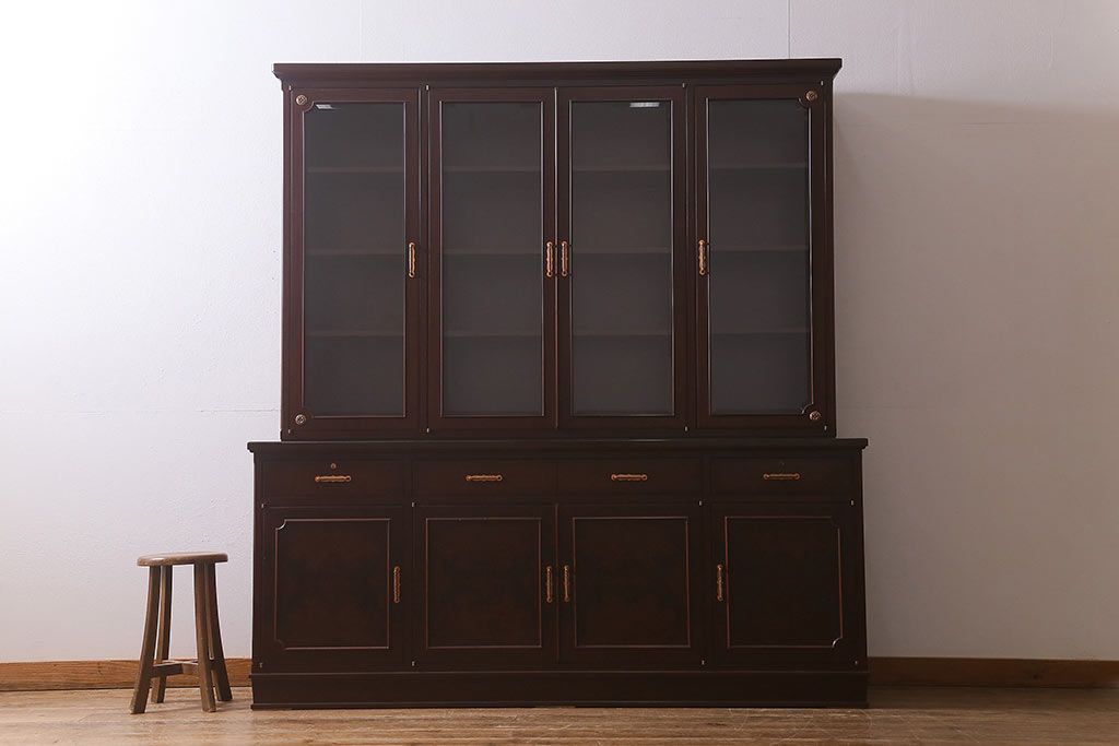 中古　神戸元町欧風家具　メープル不二屋　気品漂う佇まいが魅力的な食器棚(収納棚、カップボード、飾り棚)(定価約100万円)(R-041720)