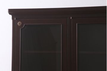 中古　神戸元町欧風家具　メープル不二屋　気品漂う佇まいが魅力的な食器棚(収納棚、カップボード、飾り棚)(定価約100万円)(R-041720)