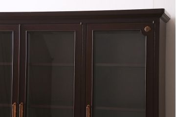 中古　神戸元町欧風家具　メープル不二屋　気品漂う佇まいが魅力的な食器棚(収納棚、カップボード、飾り棚)(定価約100万円)(R-041720)