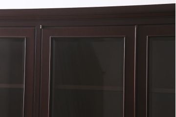 中古　神戸元町欧風家具　メープル不二屋　気品漂う佇まいが魅力的な食器棚(収納棚、カップボード、飾り棚)(定価約100万円)(R-041720)