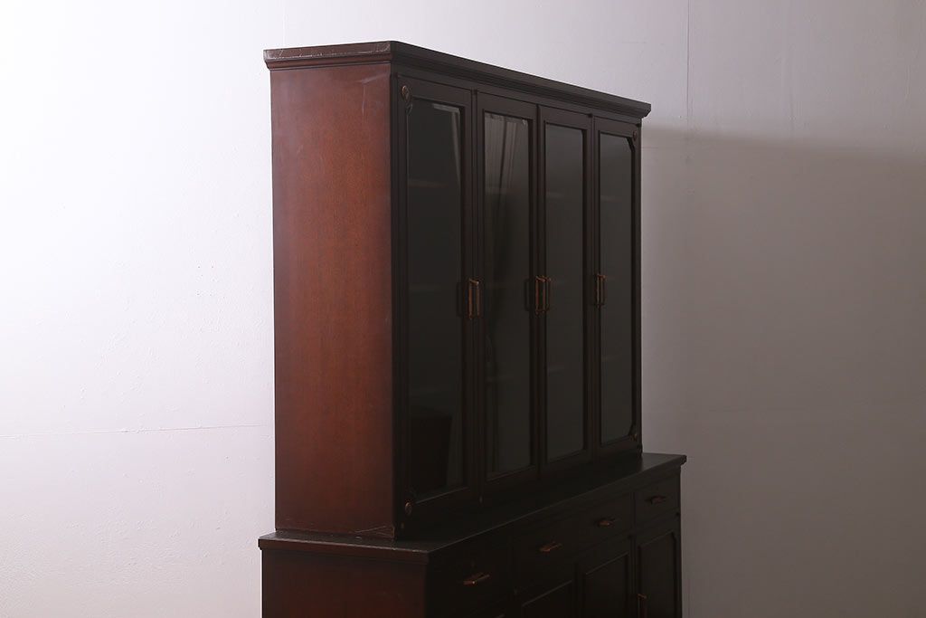 中古　神戸元町欧風家具　メープル不二屋　気品漂う佇まいが魅力的な食器棚(収納棚、カップボード、飾り棚)(定価約100万円)(R-041720)