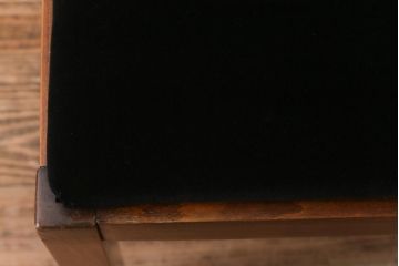 アンティーク家具　イギリスアンティーク　Lloyd's Antiques(ロイズ・アンティークス)　オーク材　洗練されたデザインが目を引くダイニングチェア(椅子)(R-041722)