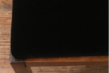 アンティーク家具　イギリスアンティーク　Lloyd's Antiques(ロイズ・アンティークス)　オーク材　洗練されたデザインが目を引くダイニングチェア(椅子)(R-041723)