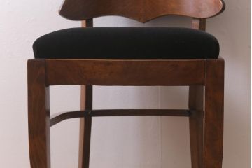 アンティーク家具　イギリスアンティーク　Lloyd's Antiques(ロイズ・アンティークス)　オーク材　洗練されたデザインが目を引くダイニングチェア(椅子)(R-041723)