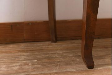 アンティーク家具　イギリスアンティーク　Lloyd's Antiques(ロイズ・アンティークス)　オーク材　洗練されたデザインが目を引くダイニングチェア(椅子)(R-041723)