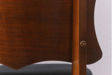 アンティーク家具　イギリスアンティーク　Lloyd's Antiques(ロイズ・アンティークス)　オーク材　洗練されたデザインが目を引くダイニングチェア(椅子)(R-041723)