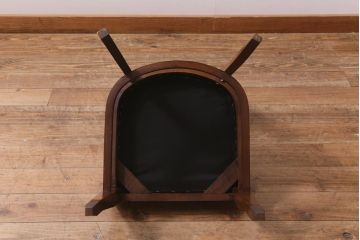アンティーク家具　イギリスアンティーク　Lloyd's Antiques(ロイズ・アンティークス)　オーク材　洗練されたデザインが目を引くダイニングチェア(椅子)(R-041724)