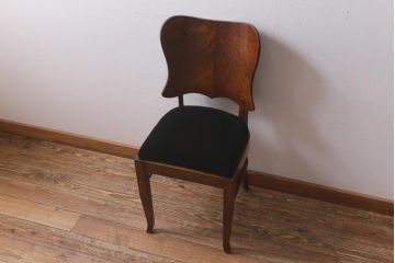 アンティーク家具　イギリスアンティーク　Lloyd's Antiques(ロイズ・アンティークス)　オーク材　洗練されたデザインが目を引くダイニングチェア(椅子)(R-041725)