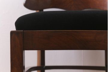 アンティーク家具　イギリスアンティーク　Lloyd's Antiques(ロイズ・アンティークス)　オーク材　洗練されたデザインが目を引くダイニングチェア(椅子)(R-041725)