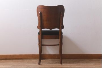 アンティーク家具　イギリスアンティーク　Lloyd's Antiques(ロイズ・アンティークス)　オーク材　洗練されたデザインが目を引くダイニングチェア(椅子)(R-041725)