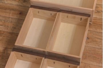 ラフジュ工房オリジナル　古金具リメイク　前板栗材　ヒノキ材　木瓜金具が趣溢れる小引き出し(小物収納、サイドチェスト)(R-041726)