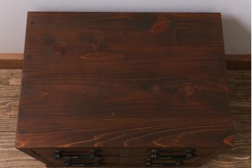 ラフジュ工房オリジナル　古金具リメイク　前板栗材　ヒノキ材　どこか懐かしい雰囲気漂う小引き出し(小物収納)(R-041728)