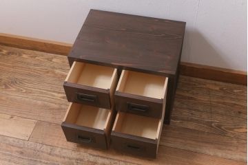 ラフジュ工房オリジナル　古金具リメイク　前板栗材　ヒノキ材　レトロな雰囲気漂う佇まいが魅力の小引き出し(小物収納)(R-041729)