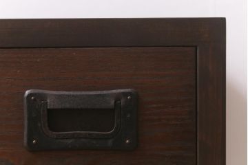 ラフジュ工房オリジナル　古金具リメイク　前板栗材　ヒノキ材　レトロな雰囲気漂う佇まいが魅力の小引き出し(小物収納)(R-041729)
