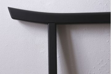 和製アンティーク　ペイント　重厚感のある上品な衣桁(衣紋掛け、衣装掛け、着物ハンガー、コートハンガー、ハンガーラック)(R-041732)