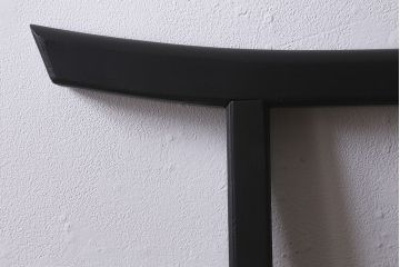 和製アンティーク　ペイント　重厚感のある上品な衣桁(衣紋掛け、衣装掛け、着物ハンガー、コートハンガー、ハンガーラック)(R-041732)
