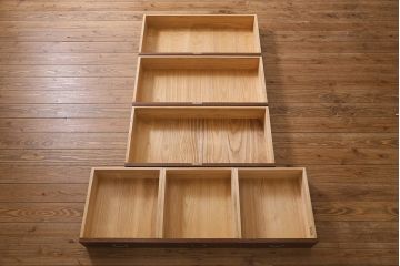 中古　国産　三方桑材貼り・中桐材　品のある佇まいが魅力の上質な重ねタンス(チェスト、和箪笥、桐箪笥、桐たんす)(R-041733)