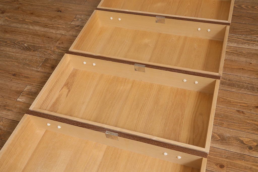 中古　国産　三方桑材貼り・中桐材　品のある佇まいが魅力の上質な重ねタンス(チェスト、和箪笥、桐箪笥、桐たんす)(R-041733)