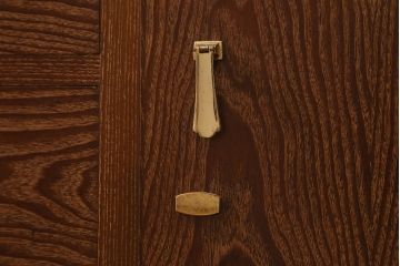 中古　国産　三方桑材貼り・中桐材　品のある佇まいが魅力の上質な重ねタンス(チェスト、和箪笥、桐箪笥、桐たんす)(R-041733)