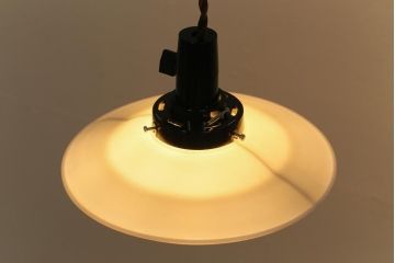 レトロ照明　昭和中期　セルロイド　温かみのある雰囲気が魅力のレトロなペンダントライト(天井照明、吊り下げ照明)(R-041735)