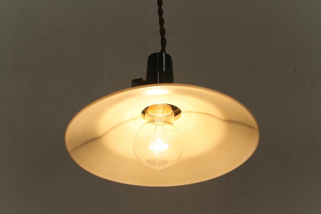レトロ照明　昭和中期　セルロイド　温かみのある雰囲気が魅力のレトロなペンダントライト(天井照明、吊り下げ照明)(R-041735)