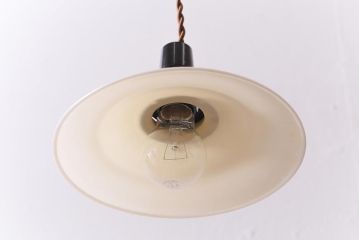 レトロ照明　昭和中期　セルロイド　温かみのある雰囲気が魅力のレトロなペンダントライト(天井照明、吊り下げ照明)(R-041735)