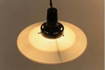 レトロ照明　昭和中期　セルロイド　温かみのある雰囲気が魅力のレトロなペンダントライト(天井照明、吊り下げ照明)(R-041736)