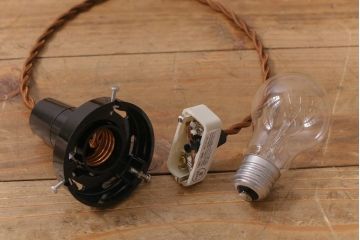 レトロ照明　昭和中期　セルロイド　温かみのある雰囲気が魅力のレトロなペンダントライト(天井照明、吊り下げ照明)(R-041736)