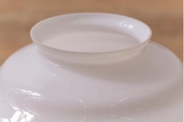 アンティーク照明　昭和レトロ　なめらかなフォルムが上品な雰囲気を醸し出す天井照明(吊り下げ照明、ペンダントライト)(R-041737)