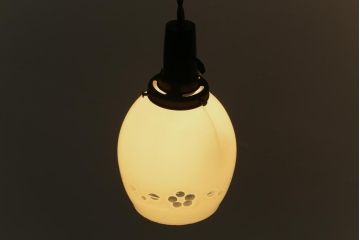 アンティーク照明　昭和レトロ　花の模様が和の雰囲気にぴったりな天井照明(吊り下げ照明、ペンダントライト)(R-041738)