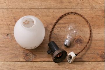 アンティーク照明　昭和レトロ　花の模様が和の雰囲気にぴったりな天井照明(吊り下げ照明、ペンダントライト)(R-041738)