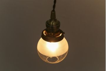 アンティーク照明　昭和レトロ　珍しいデザインが目を引くペンダントライト(吊り下げ照明、天井照明)(R-041741)