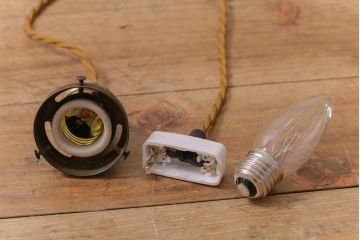 アンティーク照明　昭和レトロ　珍しいデザインが目を引くペンダントライト(吊り下げ照明、天井照明)(R-041741)