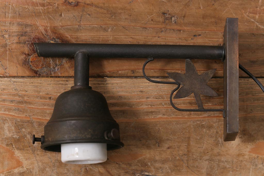 アンティーク照明　昭和初期　和の雰囲気漂うウォールランプ(壁掛け照明、ブラケットライト)(R-041742)