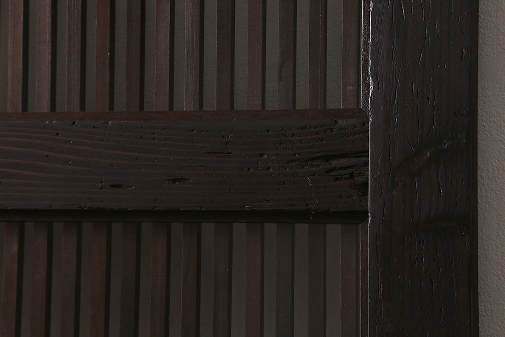 アンティーク建具　明治大正期　ヒノキ材　細い桟が魅力の格子蔵戸(蔵戸、格子戸、引き戸、建具、玄関戸)(R-041743)
