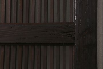 アンティーク建具　明治大正期　ヒノキ材　細い桟が魅力の格子蔵戸(蔵戸、格子戸、引き戸、建具、玄関戸)(R-041743)