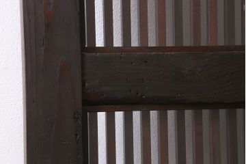 アンティーク建具　明治大正期　ヒノキ材　細い桟が魅力の格子蔵戸(蔵戸、格子戸、引き戸、建具、玄関戸)(R-041743)