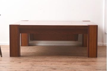 在庫未使用品　IDC大塚家具　藤沢木工　脚乾漆　ケヤキ無垢材　力強い杢目が目を惹く上質な囲炉裏テーブル(いろり、座卓、ローテーブル、センターテーブル、リビングテーブル、木製火鉢)(定価約32万円)(R-041751)